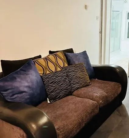 Bespoke 2 Bedroom Apt Derby City Экстерьер фото