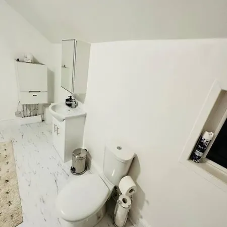 Bespoke 2 Bedroom Apt Derby City Экстерьер фото