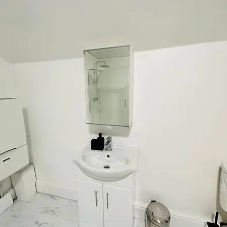 Bespoke 2 Bedroom Apt Derby City Экстерьер фото