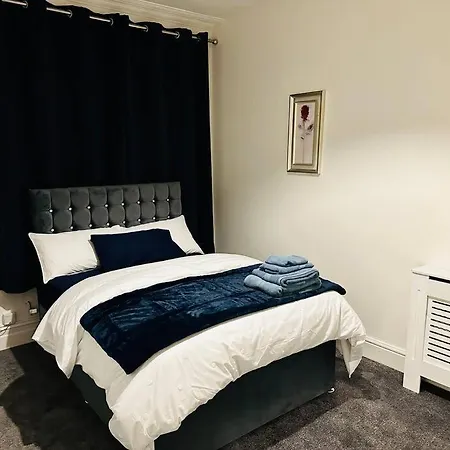 Bespoke 2 Bedroom Apt Derby City Экстерьер фото