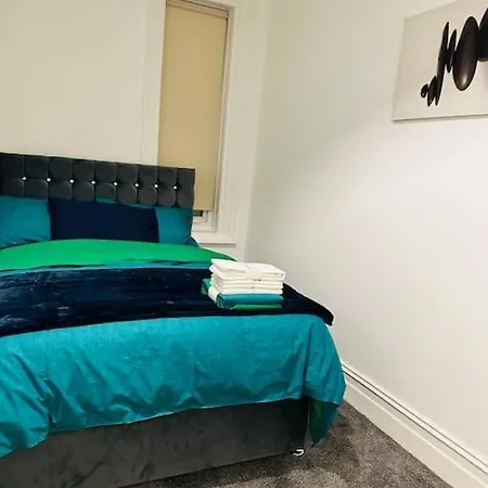Bespoke 2 Bedroom Apt Derby City Экстерьер фото