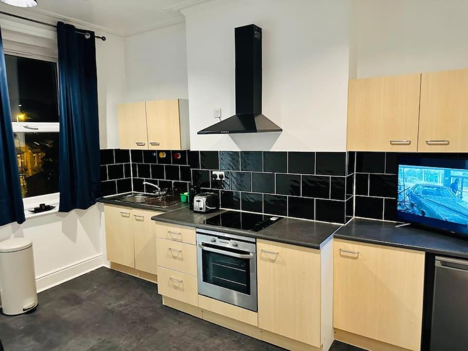 Bespoke 2 Bedroom Apartment *