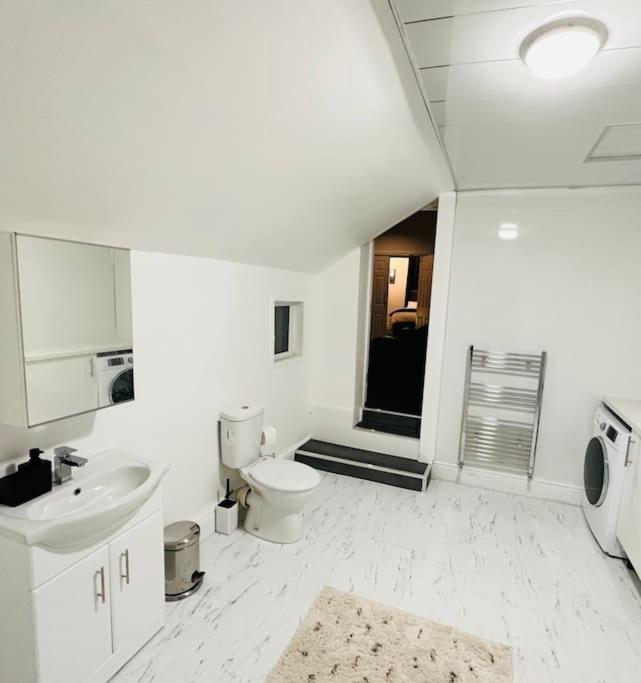 Bespoke 2 Bedroom * Derby